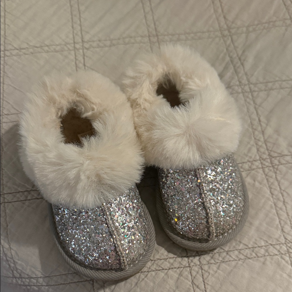 Toddler sequin slippers